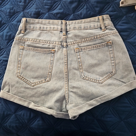 Shein Jean shorts - Picture 3 of 4